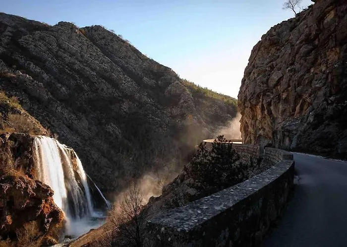 Old Town - Bambo * Knin